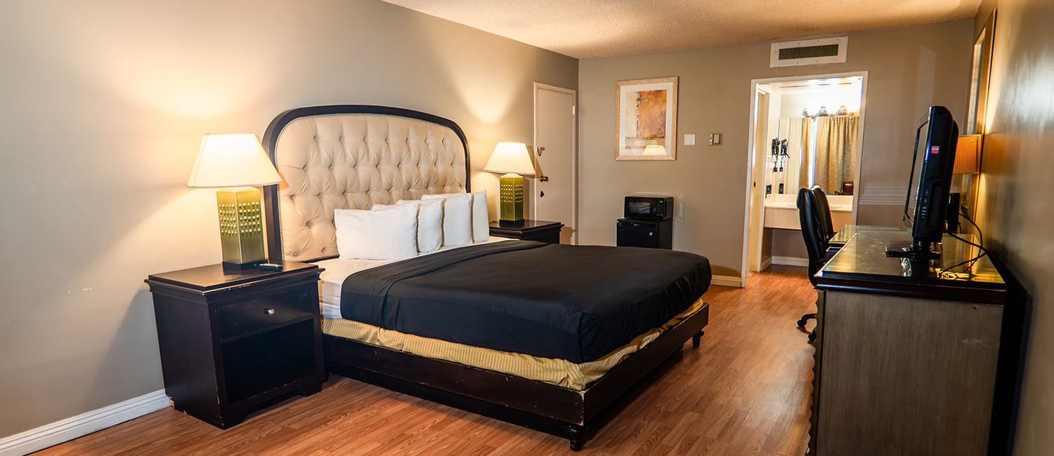 Experience Our Inviting Guest Rooms Comfortable, Clean, & Spacious Accommodations